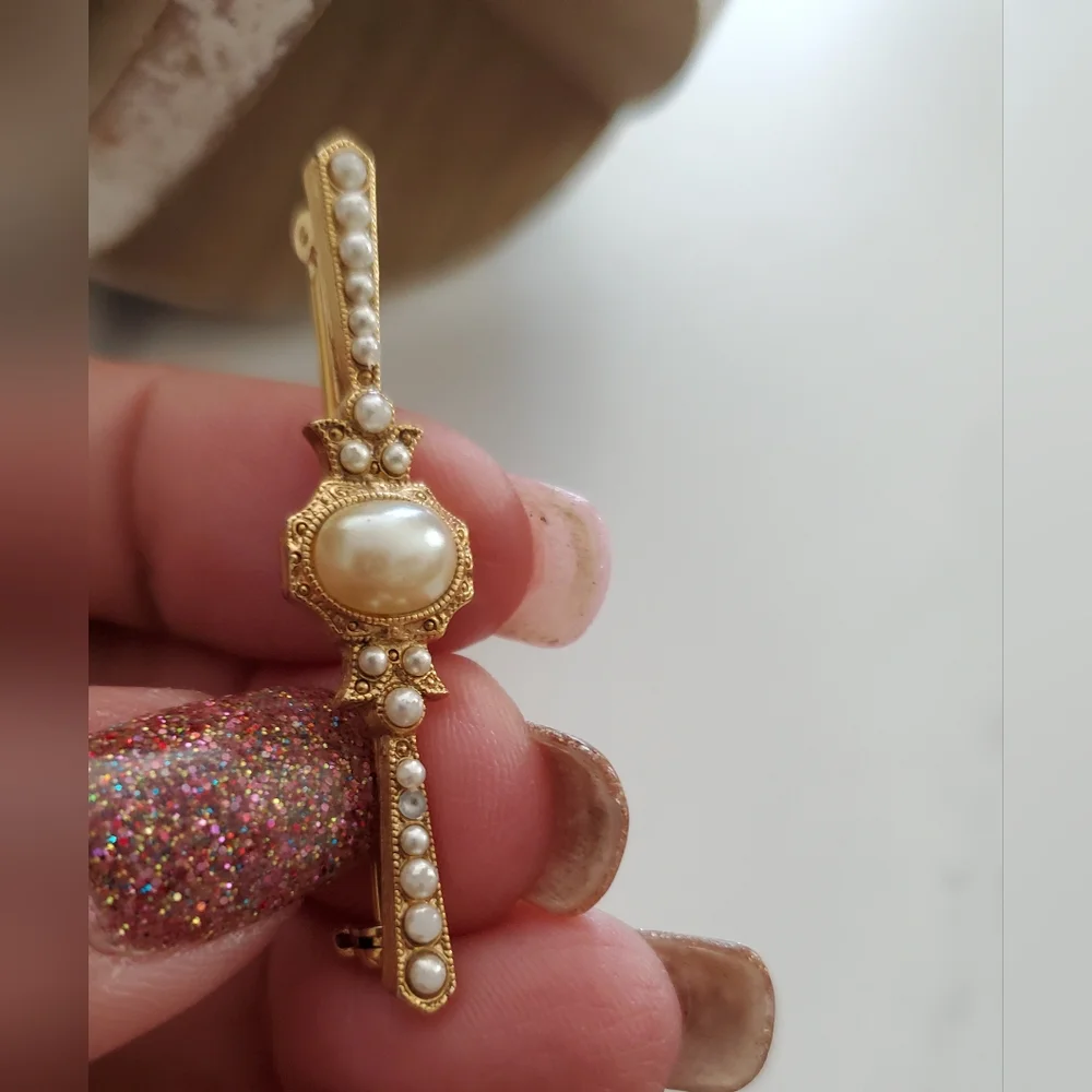 Vintage Faux Pearl Bar Brooch